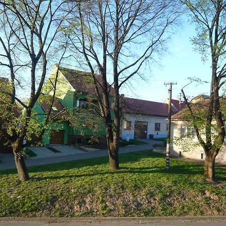 Affittacamere Za Kaplicku Hovorany Esterno foto