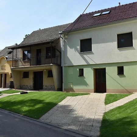 Affittacamere Za Kaplicku Hovorany Esterno foto