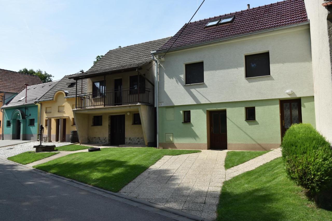 Affittacamere Za Kaplicku Hovorany Esterno foto
